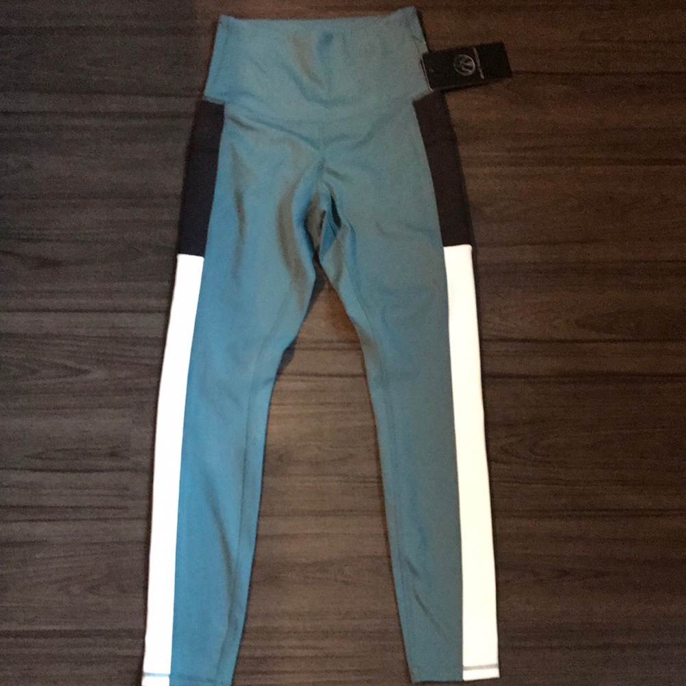 Move Theology Green 7/8 length xs  Leggings